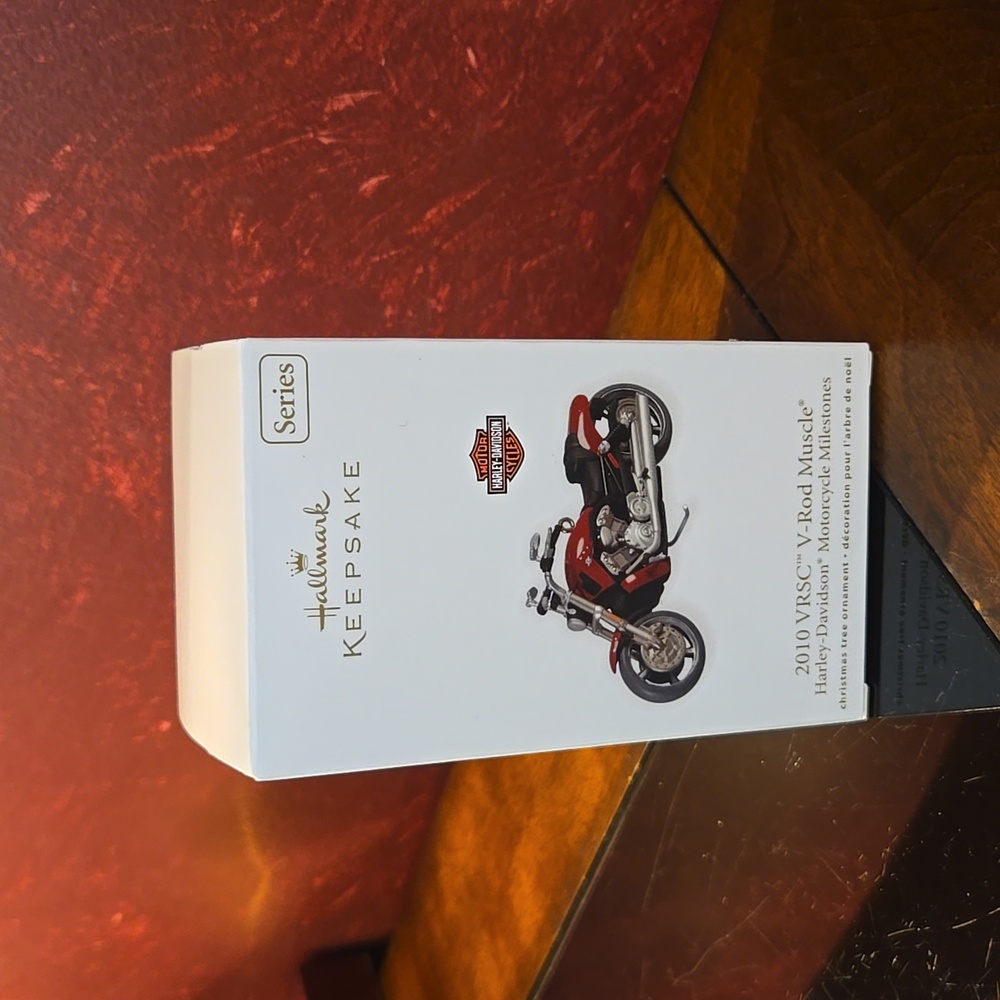2010 Hallmark Keepsake VRSC VRod Muscle Harley-Davidson Ornament
